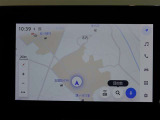 ディスプレイオーディオを装備。スマホとクルマをつなぐことで、これまでのナビに加えて、いろんなサービスが楽しめます。
