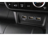 スマートフォンなどの音楽再生が可能なUSB接続ジャック装備車両です♪♪♪