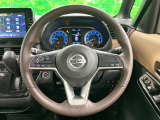 【純正革巻きステアリング】上質な革を使用することで、手にしっかり馴染みとても運転しやすいハンドルです♪