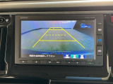 【バックカメラ】運転が苦手な方も車庫入れラクラクです!ギアをリバースに入れれば自動的に切り換わりますので、面倒な操作は不要です♪狭い駐車場もお車を傷つけず安心ですね!