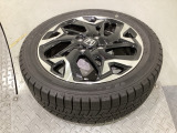当社にてデモ走行時に装着していたワンシーズン使用の中古スタットレスタイヤ+ホイール4本セットを用意致しました。(2024年製、タイヤ+ホイールは現状渡し、保証対象外です)