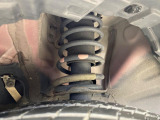 お車を安心してお乗りいただく為には、足回りの定期点検が欠かせません。サービスサポート(有償保証)では無料点検もご提供しており、安心のカーライフをお過ごしいただけるサポート体制が整っています。