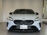 BMW代表的な特徴のキドニーグリル。BMWのすべてのモデルに採用され、BMWらしさを強調しております。