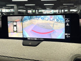 【360&deg;ビューモニター】専用のカメラにより、上から見下ろしたような視点で360度クルマの周囲を確認することができます☆縦列駐車や幅寄せ時に活躍してくれます♪