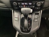 スマートな電子制御式パーキングブレーキに加え、渋滞時などでブレーキペダルから足を離しても停車を維持するオートブレーキホールド機能により、運転がより快適になります。