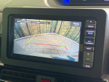 【バックカメラ】駐車時に後方がリアルタイム映像で確認できます。大型商業施設や立体駐車場での駐車時や、夜間のバック時に大活躍!運転スキルに関わらず、今や必須となった装備のひとつです!