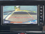 【バックモニター】バックカメラが装着されています。車庫入れが苦手な方もこれがあれば安心ですね