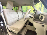 運転席シート廻りは使用感も少なく、良好な状態となっています。前オーナー様が丁寧に使っていたことがよくわかりますね。