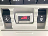 【大型サンルーフ】車内の解放感が一気に上がる大型のパノラマルーフ!季節を問わず開放的で快適なドライブをお楽しみいただけます。流通量も少なく希少価値の高い人気の装備です♪