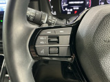 ステアリングにオーディオ操作スイッチが付いています。オーディオ画面に直接タッチしなくても操作が出来ますので、運転に集中できます。
