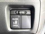 【パワースライドドア】スマートキーや運転席のスイッチでスライドドアの開閉が可能♪電動だから力を入れてドアを開ける必要が無く、小さいお子様でも、重い荷物を持っている時もラクに開け閉めできます♪