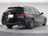 一目で伝わるBMW特有のスポーティーなプロポーションは、BMWの走行性能を生み出すのに欠かせない要因の一つです。細部まで拘りぬいたお車をぜひ一度ご覧ください!