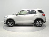 どこへ行くにも心地よい安心感をくれる4WD。お出かけが楽しみになるダイナミックな外観です。目立つ傷もなく大切にされてきた状態を維持しており、気持ちよく乗り出せます。