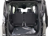 トランク内も広く、荷物もタップリ積んで頂けます☆