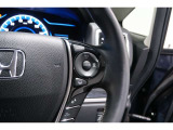 Hondaセンシングの機能のひとつ、アダプティブクルーズコントロール付!アクセルから足を離しても設定したスピードと前車との車間を保ち走行してくれます!車線維持もアシスト☆高速道路で疲労軽減ですね☆