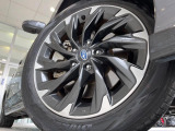 【純正17インチアルミホイール】外観にマッチした純正アルミホイールを装着しております。各種社外アルミホイールや、スタッドレスタイヤも取扱いしております。是非ご相談ください♪