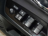 電動格納式ドアミラー・パワーウインドウを装備しています。