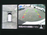 『上から丸見え』のアラウンドビューモニター搭載!車を上から見下ろした状態がナビ画面に映し出されるので、前後・左右の障害物を確認でき、安心・安全です♪一度使用すると、手放せなくなる装備です!