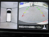 車の真上から見下ろしたような360度視界の良い『アラウンドビューモニター』です♪♪ 苦手な狭い駐車場、暗い所でも確認ができてとっても安心です♪♪