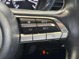 高速道路での運転をサポートするレーダークルーズコントロールを装備。先行車との距離を保ちながら走行でき、ロングドライブの負担軽減にも貢献できます。