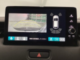 バックモニター付きで、車庫入れやバック時の後方確認をしっかりサポート。モニターに映し出される映像で死角も確認しやすく、狭い場所での駐車や後退時の操作をより安心して行えます。