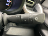 【オートライト】周りの明るさに応じて自動でヘッドライトの点灯・消灯ができる機能です!ライトの付け忘れ・消し忘れなどが無くなり、雨の日や夕方の走行も安心!トンネル通過時も便利ですね♪