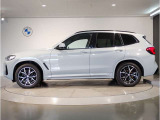 【XDrive】強大なパワーをXdriveシステムが瞬時に理想的な可変配分を行い、かつてない安心・快適・スポーティな走りを約束します。走行状況に応じてトルク配分を最適化してくれる優れものです!