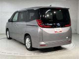 弊社の商品車両は横浜本牧にあります本部で隅々までチェックを行い、トヨタの厳しい商品基準をクリアした車両を展示しています。ご安心してお選びいただけます。