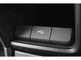 USBオーディオ用ソケットがついていますので携帯電話などを接続すれば音楽等の再生が可能です!