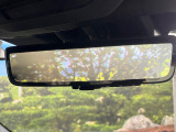 【スマートリヤビューミラー】後席の大きな荷物や同乗者で後方が確認しづらい時でも安心!カメラが撮影した車両後方の映像をルームミラー内に表示。クリアな視界で状況の確認が可能です!