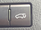【パワーバックドア】スマートキーや運転席のボタンを押すだけでリアゲートが自動で開閉します!荷物を持っている時や、高い位置にあるバックドアを閉める際に便利な機能です♪