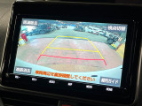 【バックカメラ】駐車時に後方がリアルタイム映像で確認できます。大型商業施設や立体駐車場での駐車時や、夜間のバック時に大活躍!運転スキルに関わらず、今や必須となった装備のひとつです!