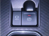 電動パーキングブレーキを装備しております。