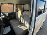 前席の画像です。是非運転席に座っていただき視界等をご確認ください。