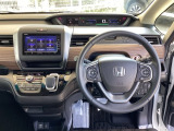 ドライブの必需品。見やすい・使いやすいHonda純正のメモリーナビを搭載しています。