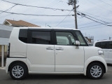 助手席側に加え、運転席側もパワースライドドア仕様です。両側とも便利に開閉できます。