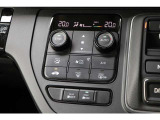 運転席助手席独立温度可能です。