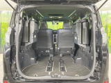 後席を格納すると、これだけの広さが!シーンに合わせたシートアレンジで、大きな荷物も積むことが出来ます♪