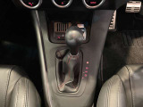 ご覧いただきありがとうございます。当店はショールーム内と屋外展示場に選りすぐりのFIAT・ABARTH・Alfaromeoの正規認定中古車を展示しており、在庫車両はできる限り多く撮影、掲載してご案内しております。