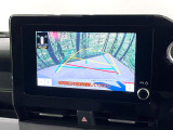 【バックカメラ】駐車時に後方がリアルタイム映像で確認できます。大型商業施設や立体駐車場での駐車時や、夜間のバック時に大活躍!運転スキルに関わらず、今や必須となった装備のひとつです!