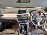 ☆センターパネルを運転席側に僅かに傾けたBMW独特のインパネ☆【駆け抜ける歓び】はここからもスタートしております☆