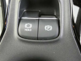 【ブレーキホールド】・・・「HOLD」スイッチを押し、システムONの状態にしておくことで、渋滞や信号待ちなどでブレーキを踏んで停車した時にブレーキを保持。 アクセルを踏むと解除されます。