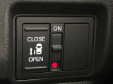 【パワースライドドア】スマートキーや運転席のスイッチでスライドドアの開閉が可能♪電動だから力を入れてドアを開ける必要が無く、小さいお子様でも、重い荷物を持っている時もラクに開け閉めできます♪