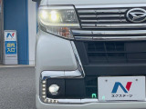 【LEDヘッドライト】悪天候や夜間走行時も良好な視界を確保し安心して運転できる高輝度LEDヘッドライトを装備!点灯速度が早く、消費電力も抑えられています。
