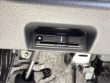 ハンドルの左下にETCがついています。高速道路の料金所の通過も楽々です。 カードの取り出しもしやすい場所についています。