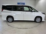 安心感のある力強い走り。静かな車内で家族とのおしゃべりが盛り上がります。