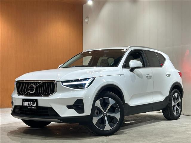 XC40ウルトラ B4 AWD 4WD本革シート