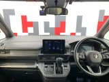 インパネ全体:視界が開けて前が見やすい設計です!安全に運転できます!