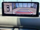 狭い場所での駐車やすれ違いなどでより的確な運転操作に役立つ360&deg;ビューモニターが装備されています。