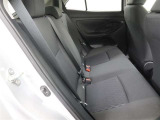 見えないところまで徹底洗浄!中古車をキレイで気持ちよくお乗りいただけるよう、トヨタ認定中古車はしっかりクリーニング。エンジンルームやシートを外した洗浄まで目に見えないところまで徹底的に洗浄しています。